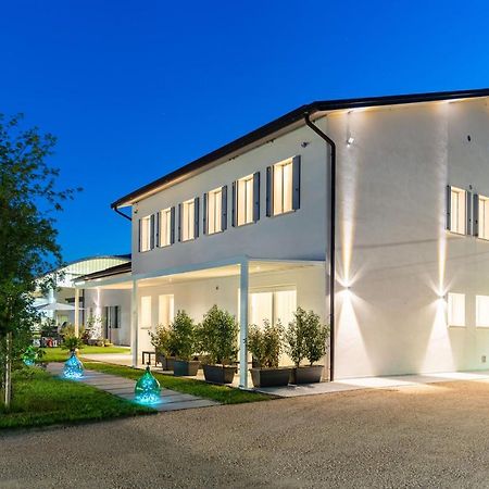 Отель Tommyhouse Борсо-дель-Граппа Экстерьер фото